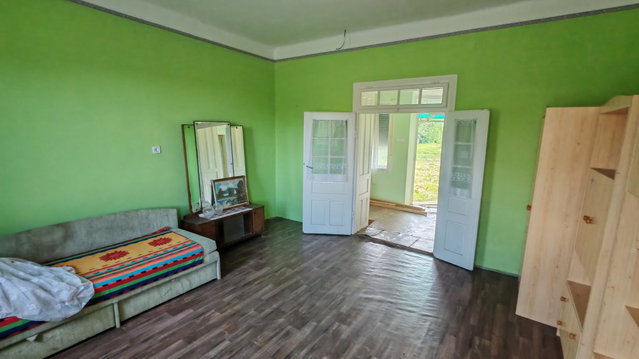 Eladó családi ház, Szentborbáson 8.99 M Ft, 2 szobás