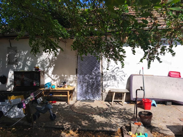 Eladó családi ház, Abonyban 27.9 M Ft, 1 szobás