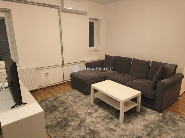 Eladó családi ház, Szigetszentmiklóson 73.5 M Ft, 3 szobás