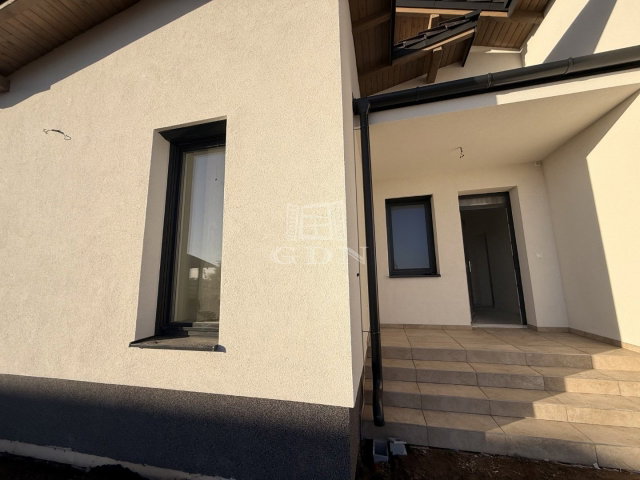 Eladó családi ház, Székesfehérvárott 119 M Ft, 5 szobás