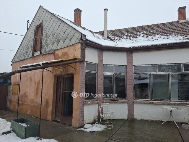 Eladó családi ház, Gyulán 55 M Ft, 2 szobás