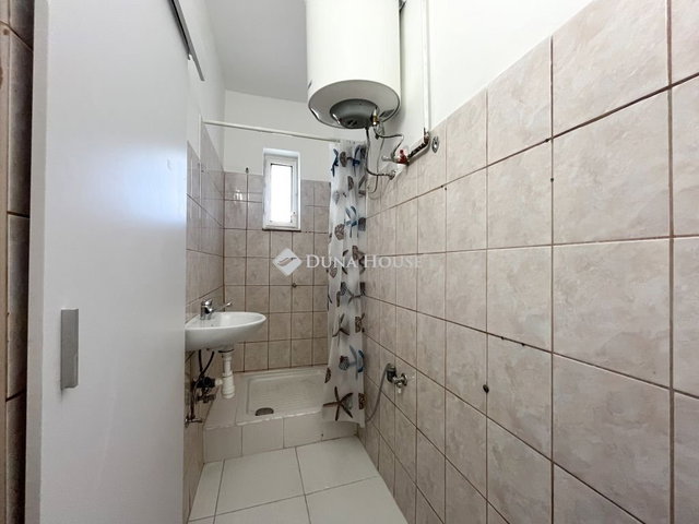 Eladó téglalakás, Budapesten, XX. kerületben 43.5 M Ft, 2 szobás