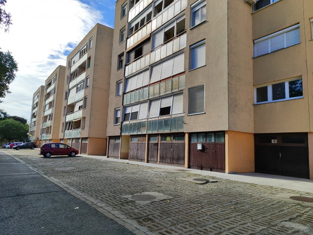 Eladó téglalakás, Szekszárdon, Rákóczi utcában 27.9 M Ft