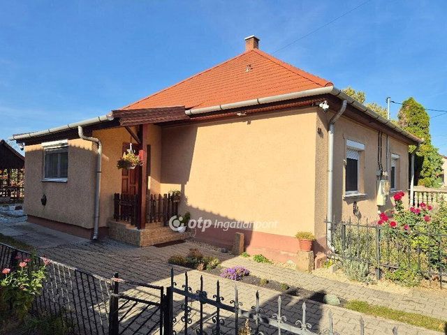 Eladó családi ház, Felsőzsolcán 58.5 M Ft, 3 szobás
