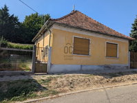 Eladó családi ház, Szekszárdon 33 M Ft, 3 szobás