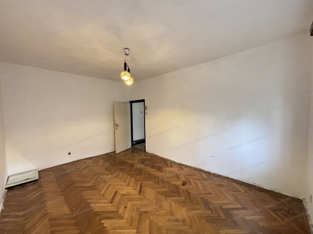 Eladó téglalakás, Tatabányán 31 M Ft, 1 szobás