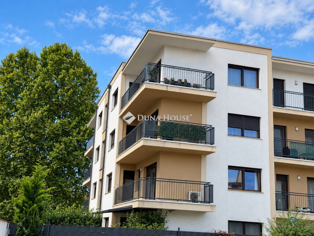 Eladó téglalakás, Szombathelyen 82.9 M Ft, 3 szobás