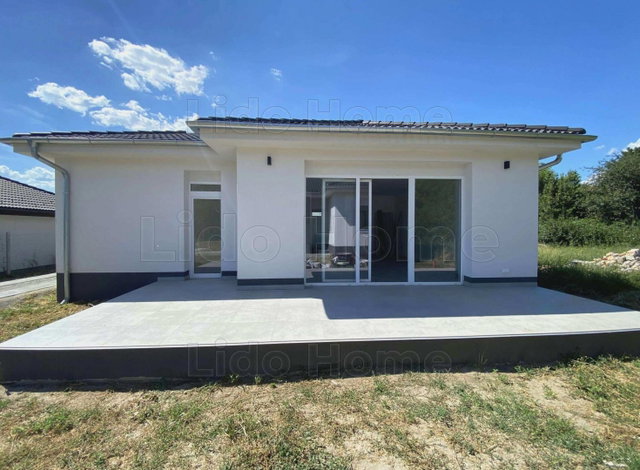 Eladó családi ház, Balatonszabadiban 79.9 M Ft, 4 szobás