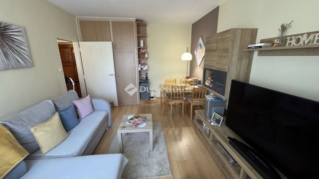 Eladó panellakás, Pécsett 36.9 M Ft, 2 szobás