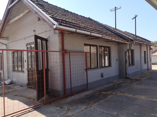 Kiadó ipari ingatlan, Gyulán 120 E Ft / hó / költözzbe.hu