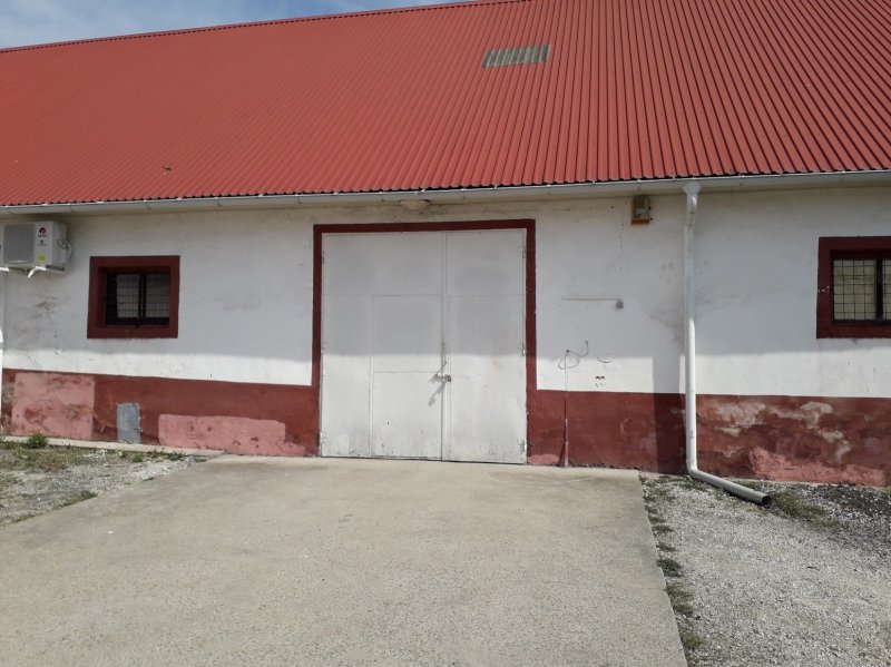 180m² · 300.000 ft
