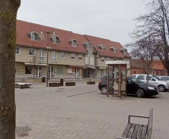 Eladó üzlethelyiség, Mosonmagyaróváron 35.7 M Ft, 2 szobás
