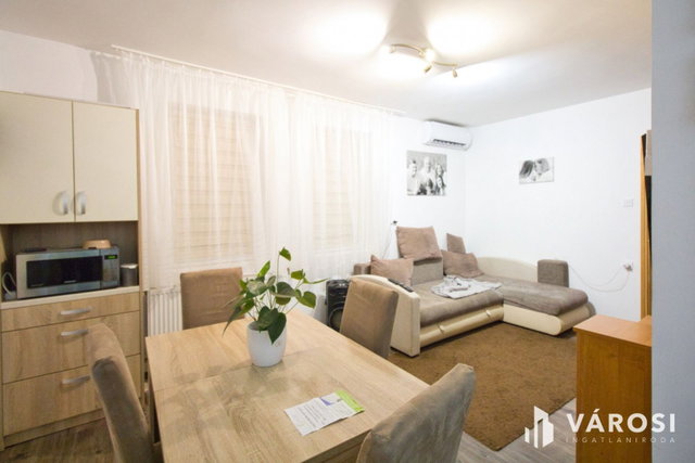 Eladó családi ház, Hódmezővásárhelyen 90 M Ft, 5 szobás