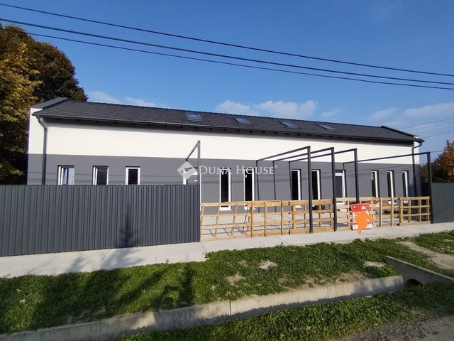 Eladó ikerház, Szegeden, Thököly utcában 99 M Ft, 3 szobás