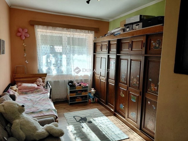 Eladó családi ház, Mogyoródon 80 M Ft, 3 szobás