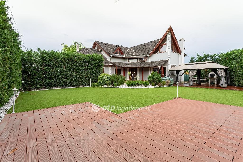 5 bed · 280m² · 149.900.000 ft