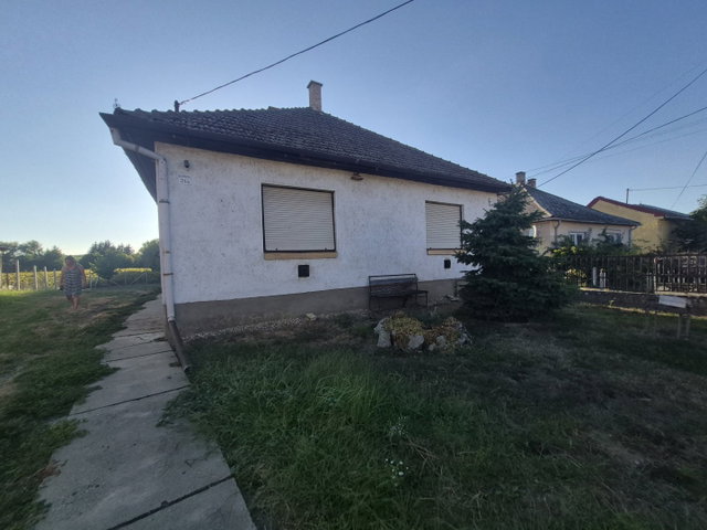 Eladó családi ház, Ópályin 15 M Ft, 3 szobás