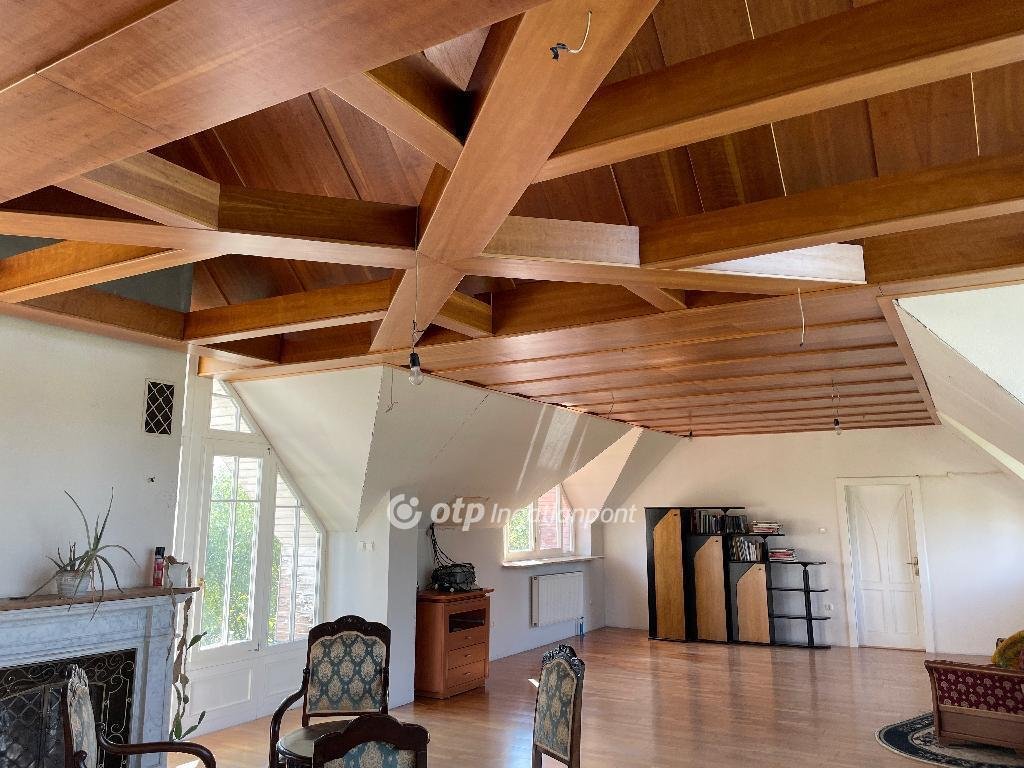 5 bed · 405m² · 450.000.000 ft