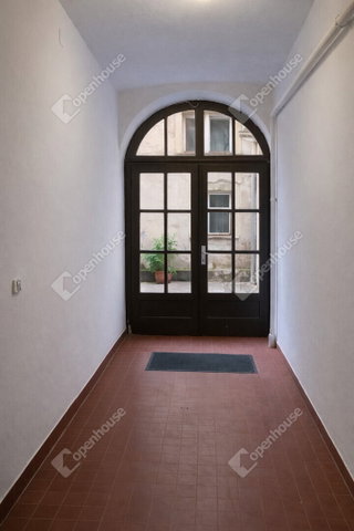 Eladó téglalakás, Sopronban 35 M Ft, 1 szobás