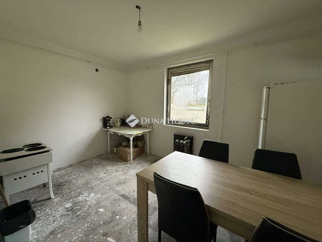 Eladó családi ház, Izsákon 31.5 M Ft, 4 szobás