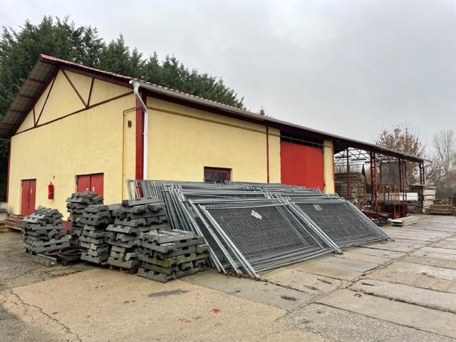Eladó ipari ingatlan, Nyíregyházán 500 M Ft