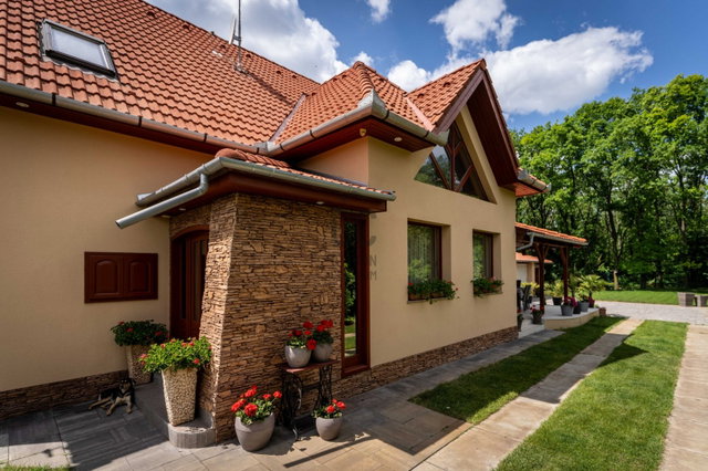 Eladó családi ház, Szolnokon 169 M Ft, 6 szobás