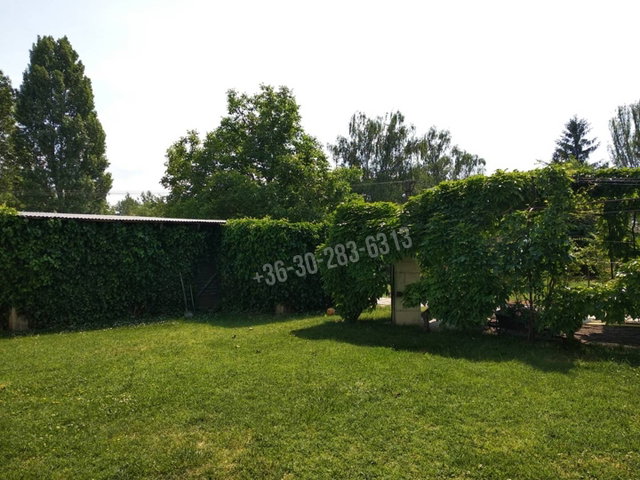 Eladó családi ház, Zamárdiban 175 M Ft, 8 szobás