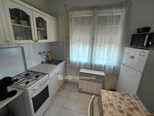 Eladó téglalakás, Mezőkövesden 32 M Ft, 2 szobás