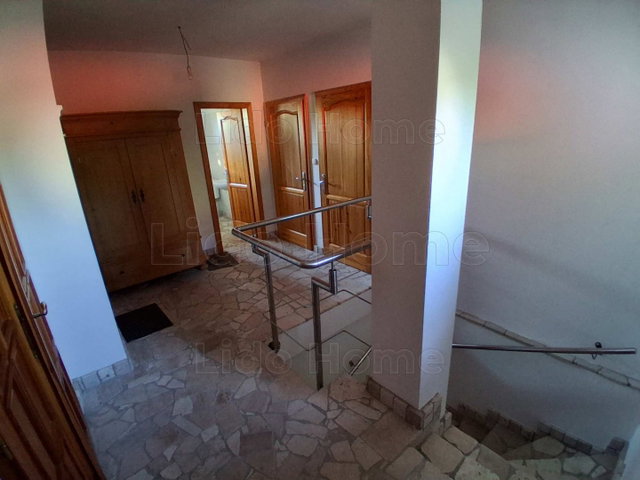 Eladó családi ház, Komáromban 131.2 M Ft, 5 szobás