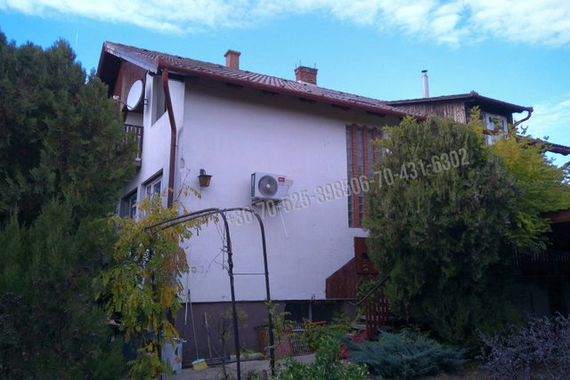 Eladó családi ház, Pilisen 63.9 M Ft, 5 szobás