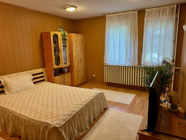 Eladó családi ház, Zsámbékon 83.9 M Ft, 4 szobás