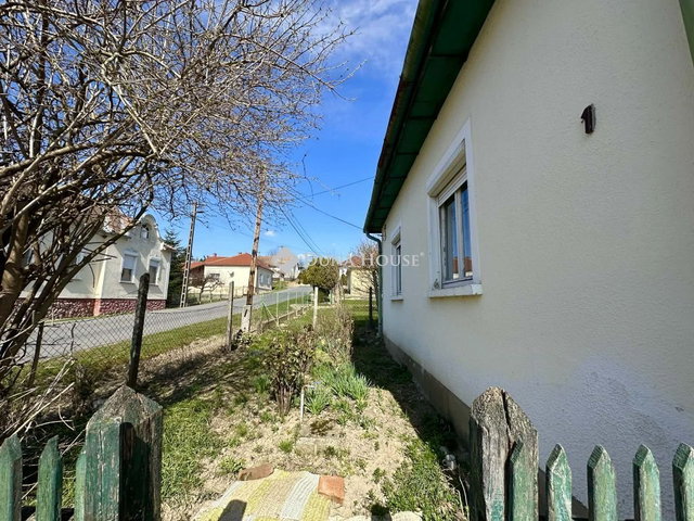 Eladó családi ház, Zalalövőn 13 M Ft, 1 szobás