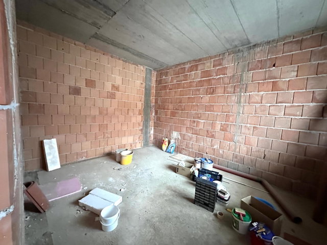 Eladó családi ház, Veszprémben 72 M Ft, 5 szobás