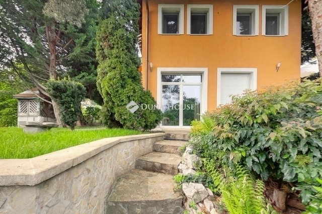 Eladó családi ház, Budapesten, II. kerületben 249.9 M Ft