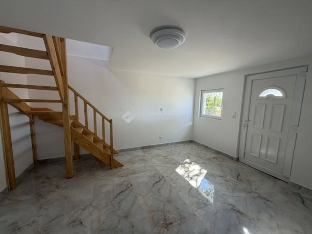 Eladó családi ház, Monoron 38.5 M Ft, 2 szobás