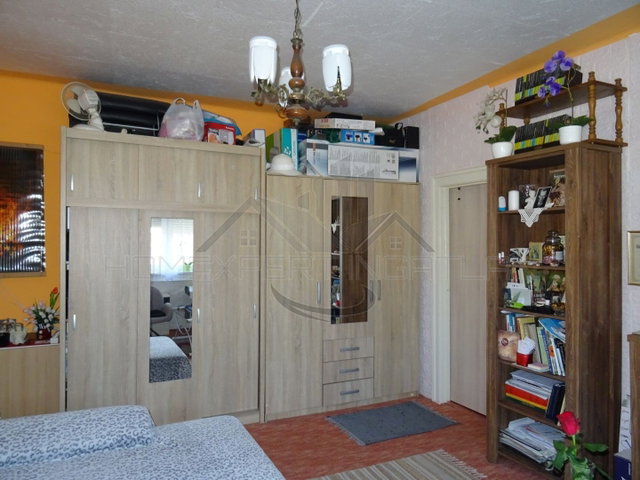 Eladó téglalakás, Pápán 32.5 M Ft, 2 szobás