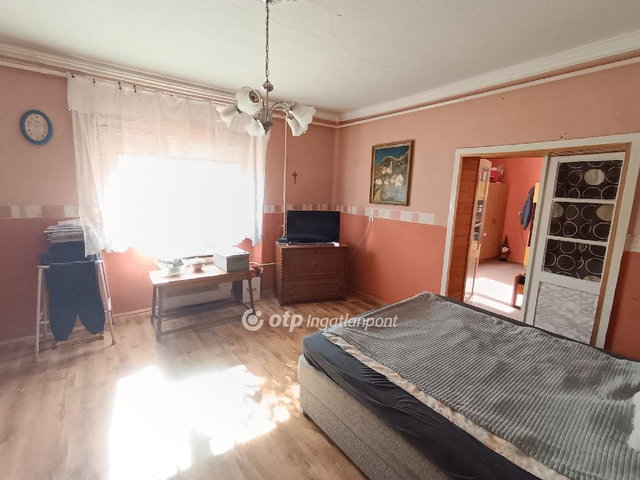 Eladó családi ház, Gádoroson 17.5 M Ft, 2 szobás