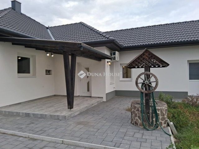 Eladó családi ház, Pásztón, Szőlőhegyi utcában 73 M Ft