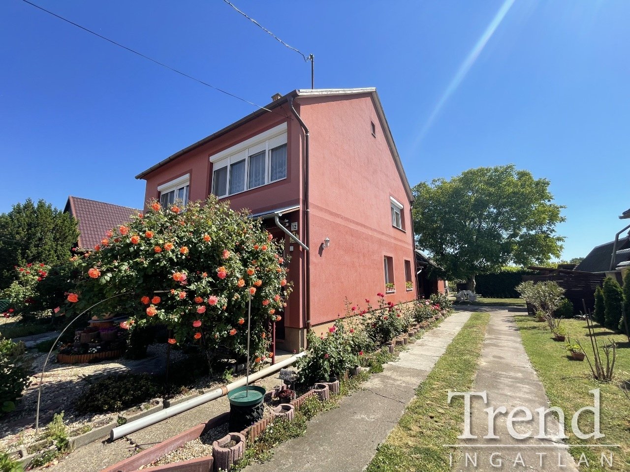 3 bed · 140m² · 108.000.000 ft