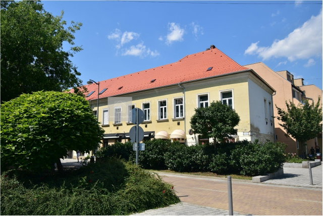 Eladó téglalakás, Szombathelyen 54.9 M Ft, 3 szobás