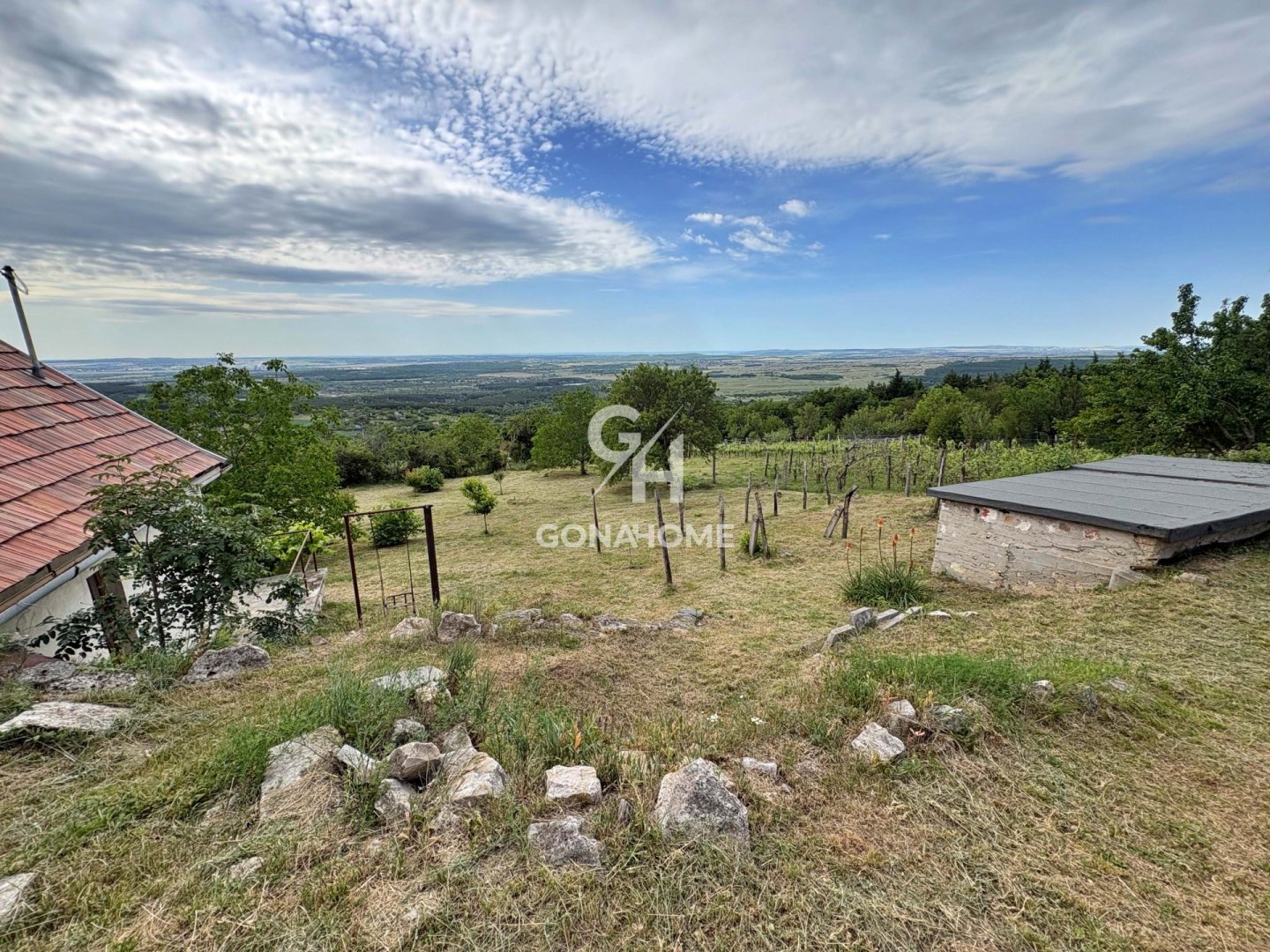 1337m² · 13.700.000 ft