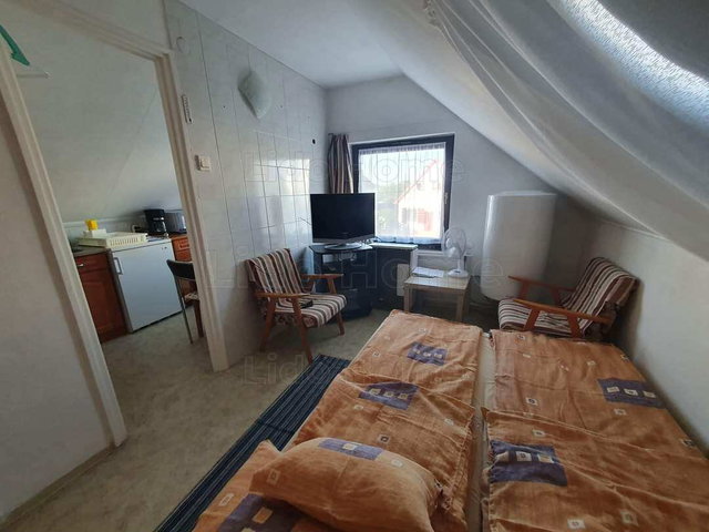 Eladó téglalakás, Fonyódon 33 M Ft, 1 szobás