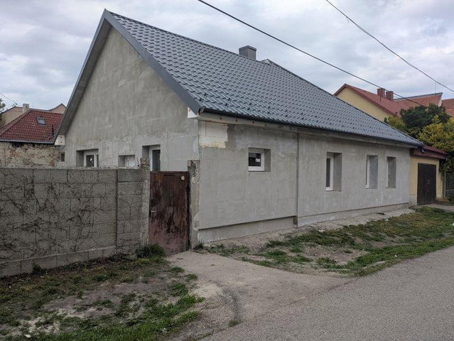 Eladó téglalakás, Mosonmagyaróváron 58.5 M Ft, 2 szobás