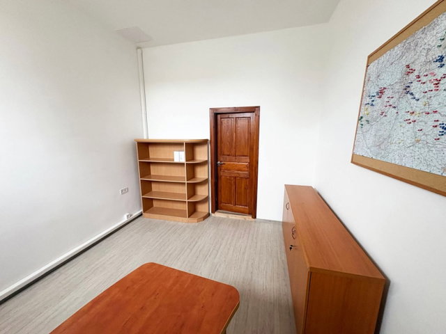 Kiadó iroda, Egerben 205 E Ft / hó, 3 szobás