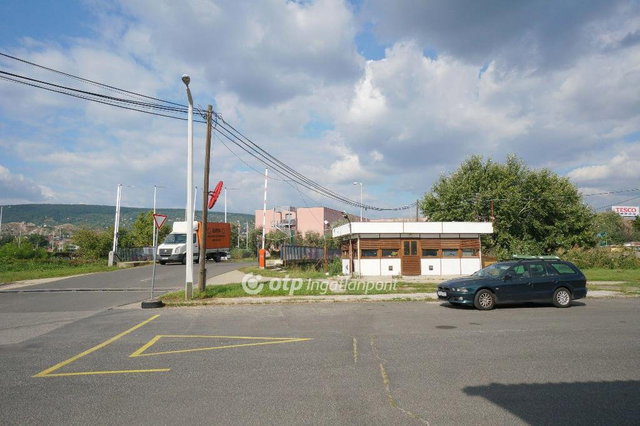 Kiadó ipari ingatlan, Budaörsön 2253 E Ft / hó