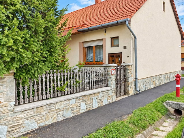 Eladó családi ház, Sárváron, Kassa utcában 63 M Ft, 3 szobás