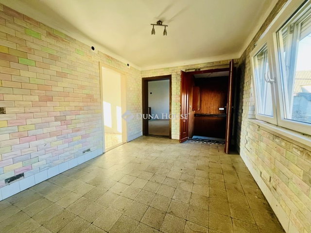 Eladó családi ház, Kondorfán 24.9 M Ft, 3 szobás