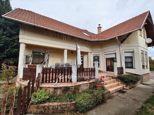 Eladó családi ház, Érden 210 M Ft, 6 szobás
