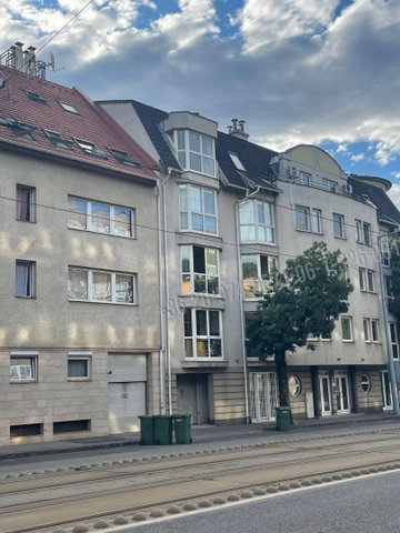 Kiadó iroda, Budapesten, III. kerületben, Bécsi úton, 4 szobás