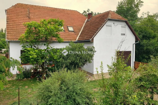 Eladó családi ház, Békésen 35 M Ft, 8 szobás